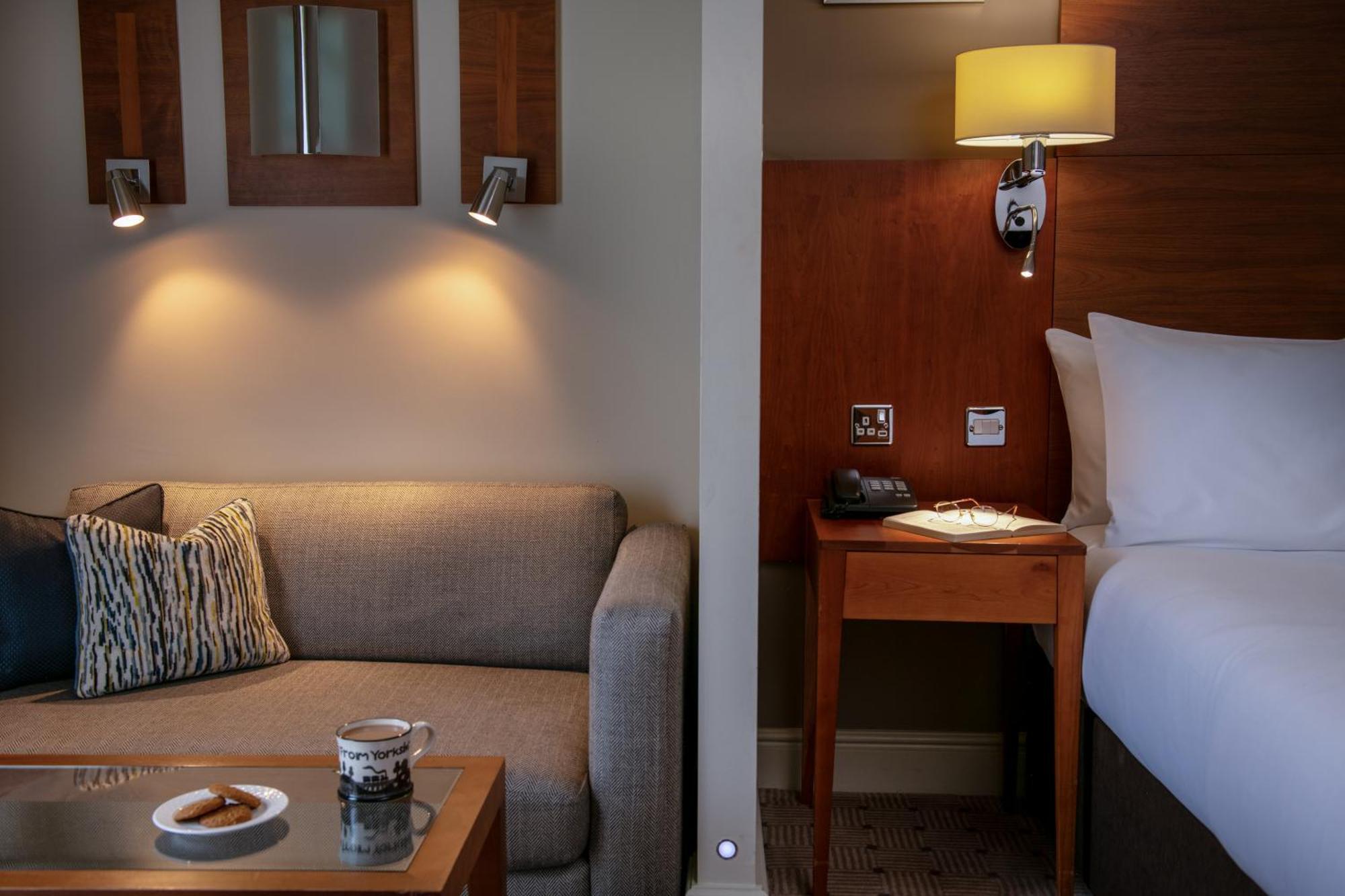 Thorpe Park Hotel And Spa 리즈 외부 사진